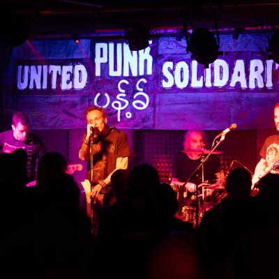 Sin Logica Live Post. Foto von Johannes Jacobs