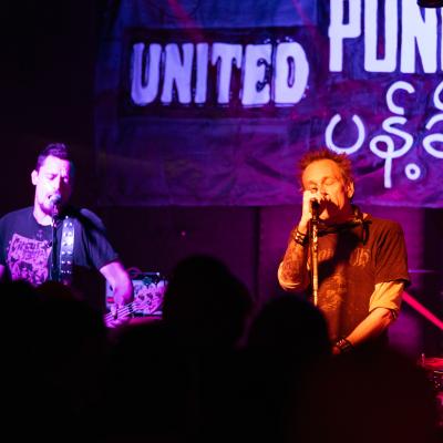 Sin Logica Live Post. Foto von Johannes Jacobs